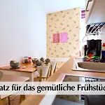 Διαμέρισμα 12 Fewos Im Jugendstilhaus Mit Aufzug, Grosser Terrasse, Kingsize-betten, 250mbts Wlan, 55 Zoll Smart-tv - Nur Ein Kurzer Spaziergang Durch Den Park Venedig Zur Kraemerbruecke - Gaststaette Im Haus