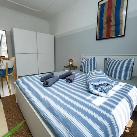 Apartment 12 Fewos Im Jugendstilhaus Mit Aufzug, Terrasse, Kingsize-bett, Smart-tv, Etc *