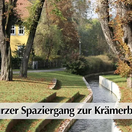 12 Fewos Im Jugendstilhaus Mit Aufzug, Grosser Terrasse, Kingsize-betten, 250mbts Wlan, 55 Zoll Smart-tv - Nur Ein Kurzer Spaziergang Durch Den Park Venedig Zur Kraemerbruecke - Kostenlose Parkplaetze In Den Umliegenden Strassen - Gaststaette Im Haus *
