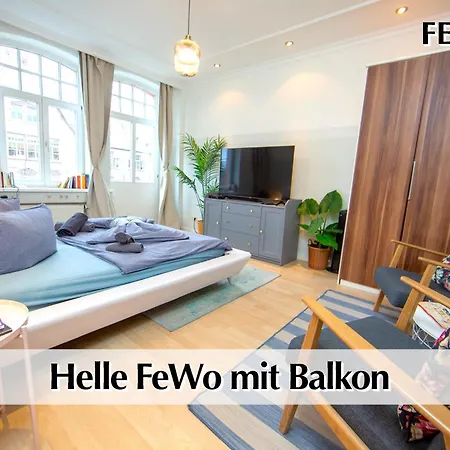 12 Fewos Im Jugendstilhaus Mit Aufzug, Grosser Terrasse, Kingsize-betten, 250mbts Wlan, 55 Zoll Smart-tv - Nur Ein Kurzer Spaziergang Durch Den Park Venedig Zur Kraemerbruecke - Gaststaette Im Haus