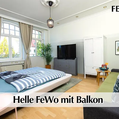 12 Fewos Im Jugendstilhaus Mit Aufzug, Grosser Terrasse, Kingsize-betten, 250mbts Wlan, 55 Zoll Smart-tv - Nur Ein Kurzer Spaziergang Durch Den Park Venedig Zur Kraemerbruecke - Gaststaette Im Haus