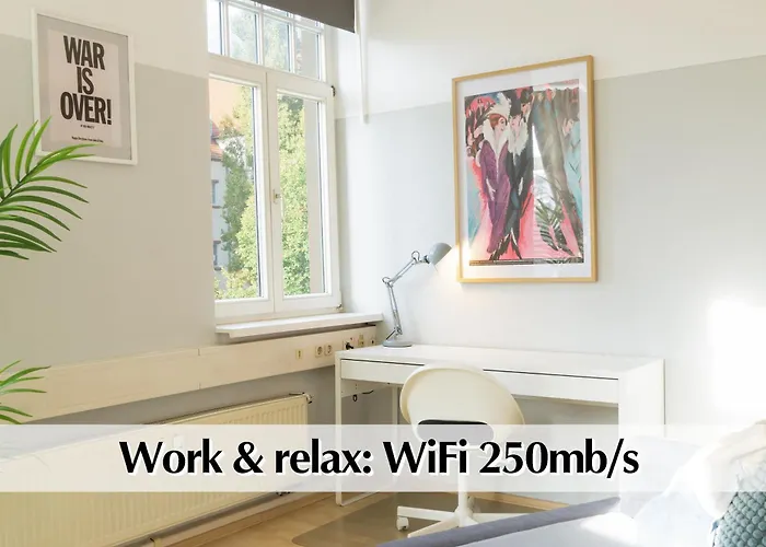 12 Fewos Im Jugendstilhaus Mit Aufzug, Grosser Terrasse, Kingsize-betten, 250mbts Wlan, 55 Zoll Smart-tv - Nur Ein Kurzer Spaziergang Durch Den Park Venedig Zur Kraemerbruecke - Kostenlose Parkplaetze In Den Umliegenden Strassen - Gaststaette Im Haus Erfurt